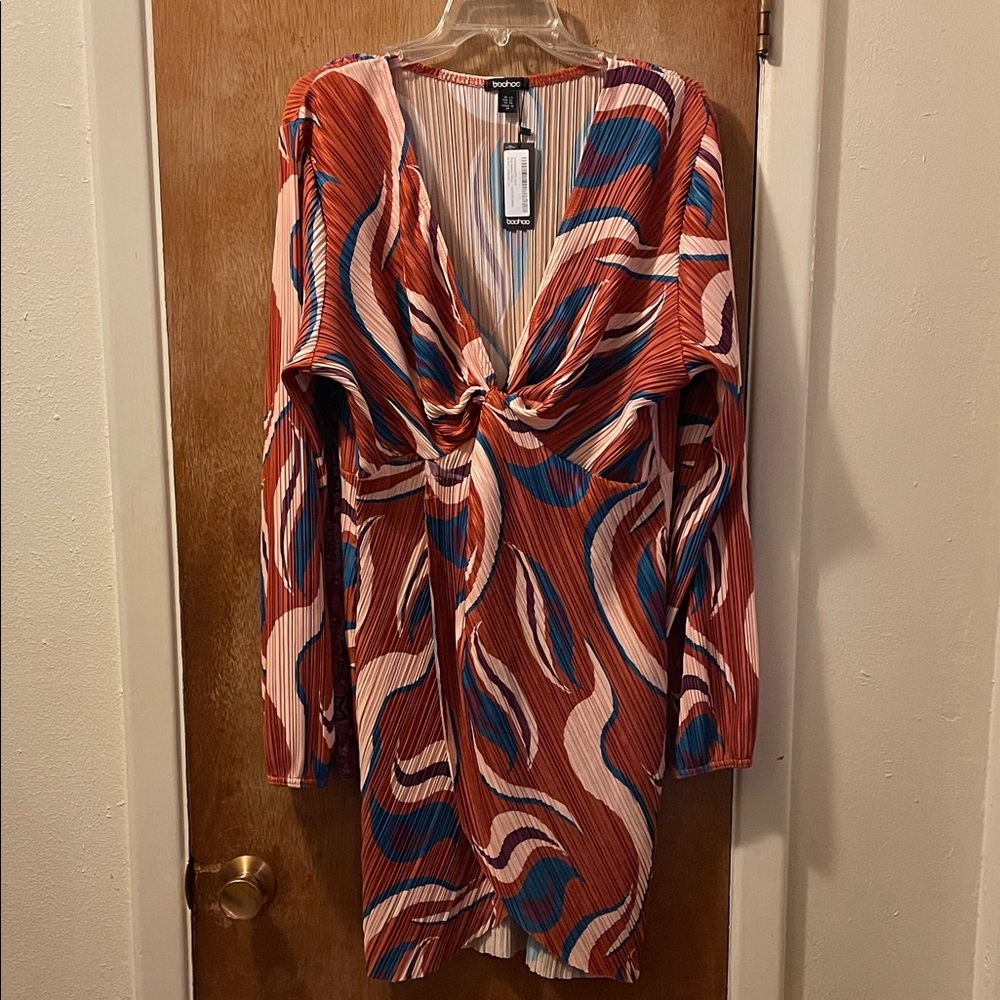 Boohoo Plus Vibrant Long Sleeve Dress Plisse Twist Front Dress